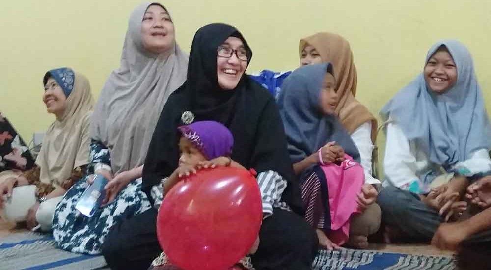Setia Merangkul Anak Jalanan, Digusur Pantang Mundur