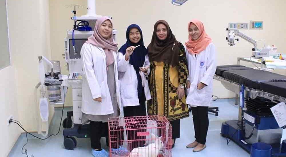 Mahasiswa Unair buat Kornea Buatan untuk Masalah Penglihatan