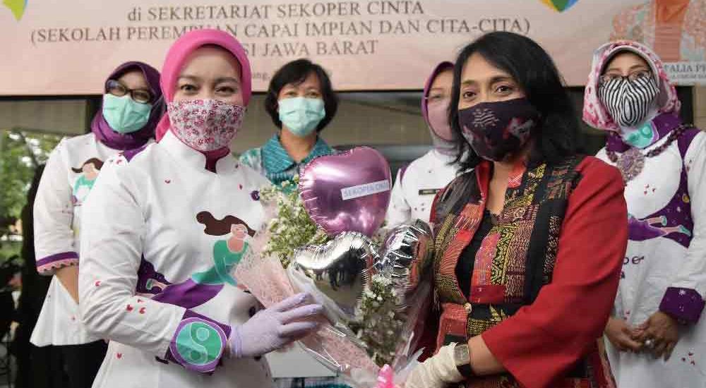 Hentikan Kekerasan dengan Sekoper Cinta