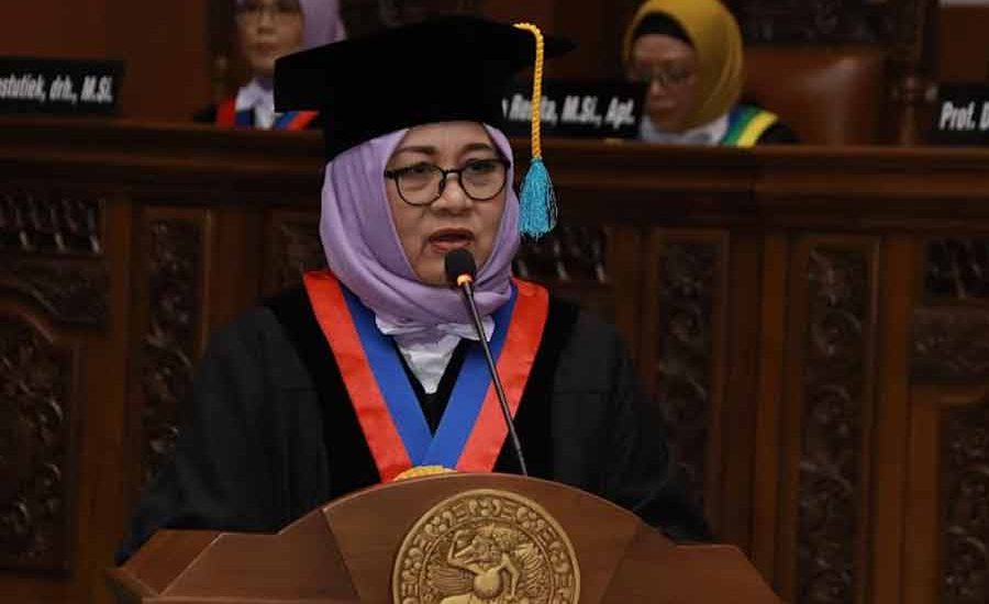 Endang Suprihati, Leucocytozoonosis bisa Turunkan Produksi Ayam Petelur hingga 30 Persen Prof Dr Endang Suprihati drh MS