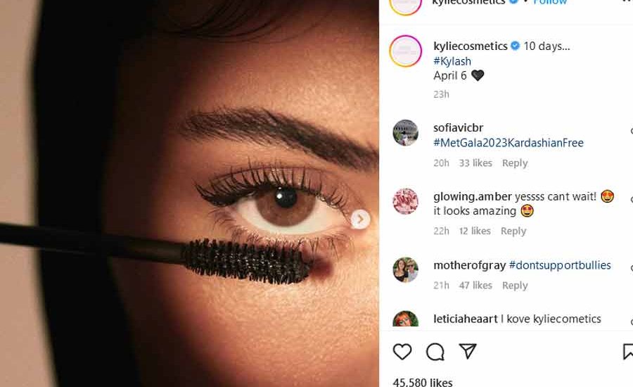 Mengenal Kylie Jenner, Ikon Kecantikan dan Miliarder Perempuan Termuda di Dunia Aksi Kylie Jenner di akun Instagram @kyliecosmetics