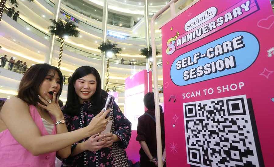 Rayakan Hari Jadi, Sociolla Gelar Hari Jadi Terbesar di Dua Negara Sociolla juga mengadakan perayaan serupa di Vietnam dari tanggal 22 hingga 26 Maret di salah satu pusat perbelanjaan terpopuler di Kota Ho Chi Minh, Van Hanh Mall