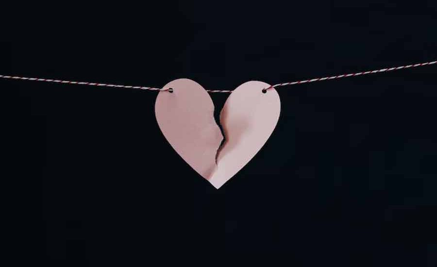 Fase Titik Balik, Mimpi Buruk Sebuah Hubungan yang Sudah Berlangsung Lama Ilustrasi hubungan yang tidak sedang baik-baik saja (foto: Kelly Sikkema | unsplash)