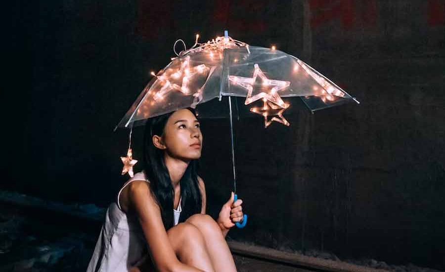 Jatuh Cinta pada Superstar K-pop Boleh Saja, Asal tidak Obsesif! Jatuh hati pada bintang k-pop sah-sah saja, asal tidak terobsesi yang kemudian berpotensi mengganggu kejiwaan.
