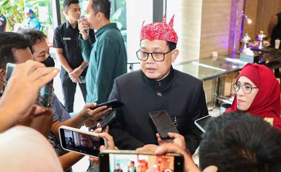 Isu Perkawinan Anak dan Tingkat Perceraian Warnai Kongres Perempuan Jawa Timur. Sekretaris Daerah Provinsi Jawa Timur, Adhy Karyono