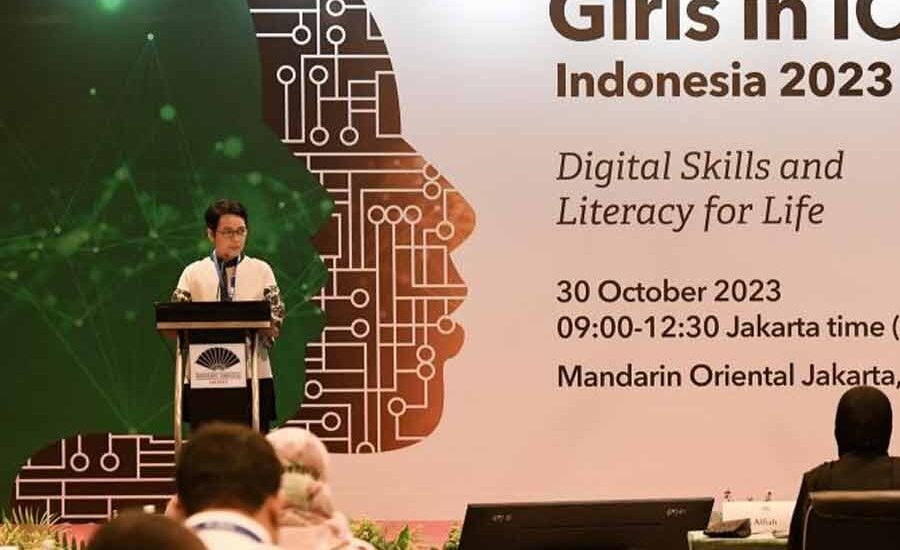 Sekjen Kominfo dorong Perempuan Indonesia Kuasai STEM dan Literasi Digital Sekretaris Jenderal Kementerian Komunikasi dan Informatika, Mira Tayyiba