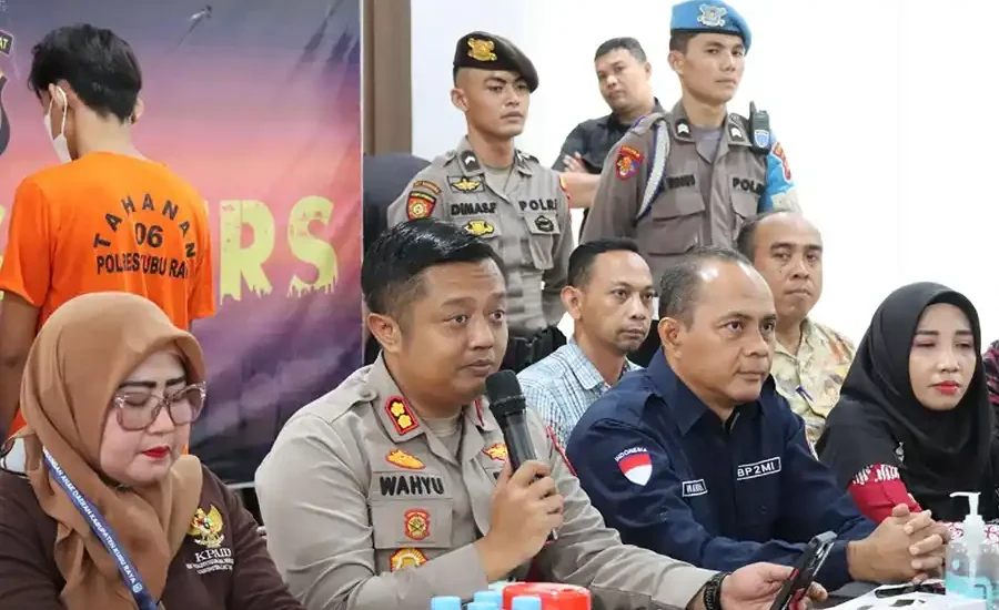 Polres Kubu Raya Tegas Tangani Kasus Kekerasan Terhadap Anak dan Perempuan Kapolres Kubu Raya AKBP Wahyu Jati Wibowo saat memberikan keterangan di depan awak media (foto: Fok Humas Polri)