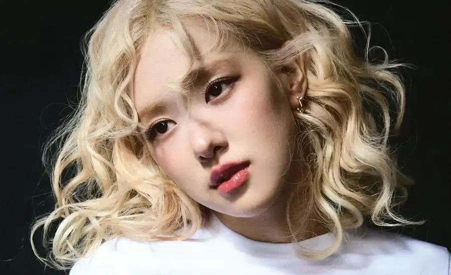 Rosé BLACKPINK Rilis Album Rosie, Sajikan 12 Lagu Penuh Makna tentang Cinta dan Perjuangan Rosé BLACKPINK (foto: instagram @roses_are_rosie)