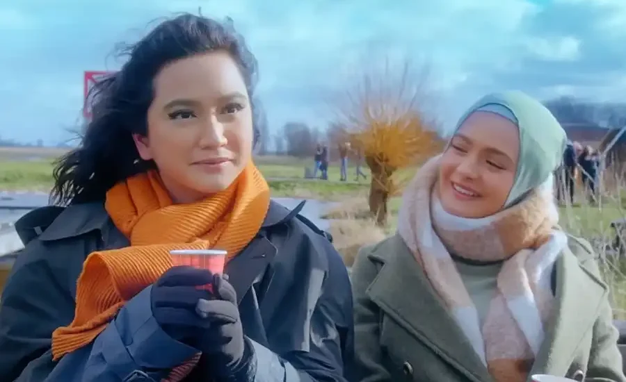Film Merindu Cahaya de Amstel 2024: Perjalanan Cinta dan Spiritual yang Menginspirasi Tangkapan layar official trailer film Merindu Cahaya de Amstel (sumber: Youtube @UnlimitedProduction)