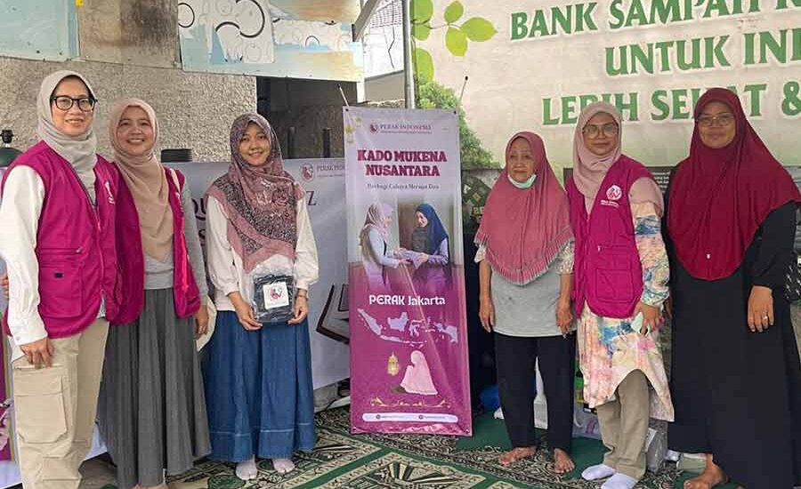 Perak Indonesia Luncurkan Program Kado Mukena Nusantara, Ajak Perempuan Berdaya di Dalam dan Luar Negeri Perak Indonesia Luncurkan Kado Mukena Nusantara, Ajak Perempuan Berdaya di Dalam dan Luar Negeri